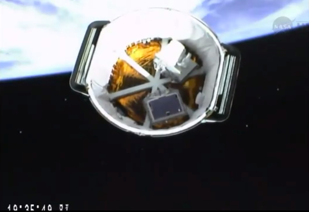 SpaceX Dragon Spacecraft Chasing Space Station for Easter Morning Rendezvous